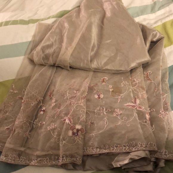 Pale purple crocheted net and satin lengha NEW - Picture 5 of 8